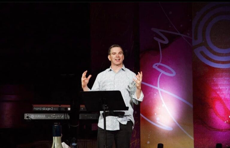 Rob Speaking 768x495